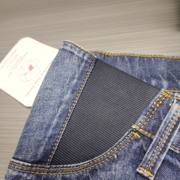 Isabel Maternity Shorts Womens Size 10 Midi Expandable Stretch Side  Panels NEW - Picture 3 of 12